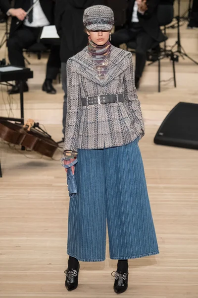 Look 31